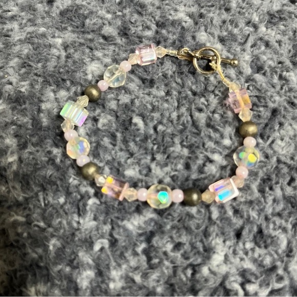 bracelet Handmade. Different glass stones. - Picture 1 of 3